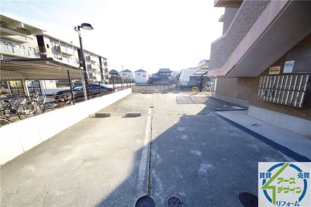 マッティーナ神戸参番館の駐車場