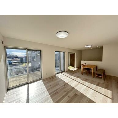 ●津市鳥居町 戸建の居間・リビング