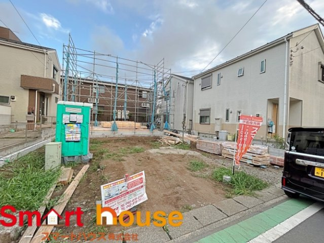 綾瀬市落合北　2区画の前面道路含む現地写真