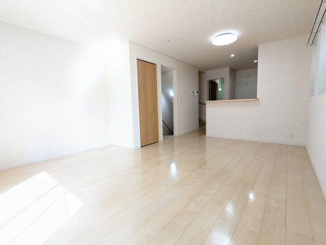 江東区東砂６丁目の戸建の居間・リビング