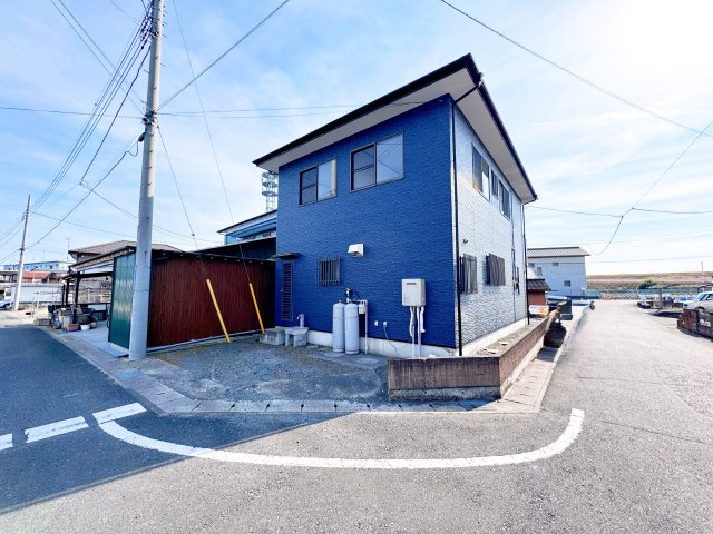 足利市葉鹿南町　中古住宅の外観