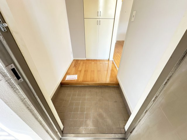 ア・ラコント　北棟の玄関