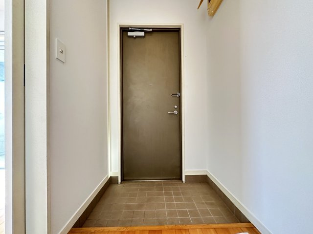 ア・ラコント　北棟の玄関