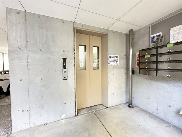 ア・ラコント　北棟のロビー