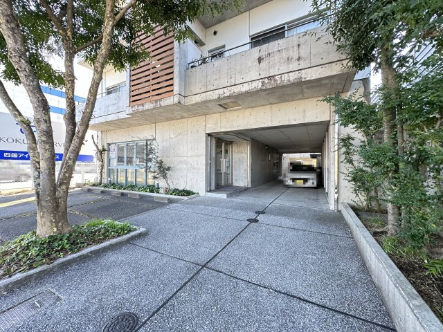 ア・ラコント　北棟の駐車場