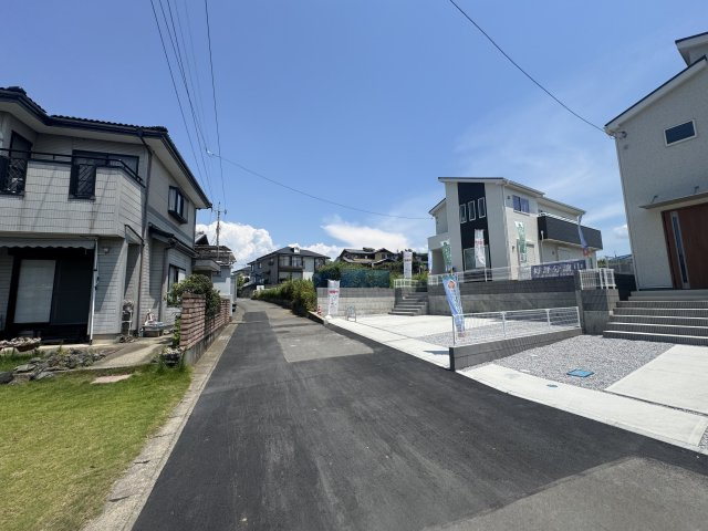 新築　桐生市広沢町第6　Livele Garden.S 1号棟の前面道路含む現地写真|現地写真　西側接道幅員約6.4ｍ	