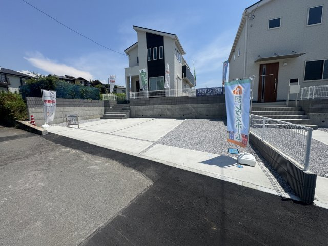 新築　桐生市広沢町第6　Livele Garden.S 1号棟の駐車場|現地写真　駐車スペースは並列4台分可能です！
