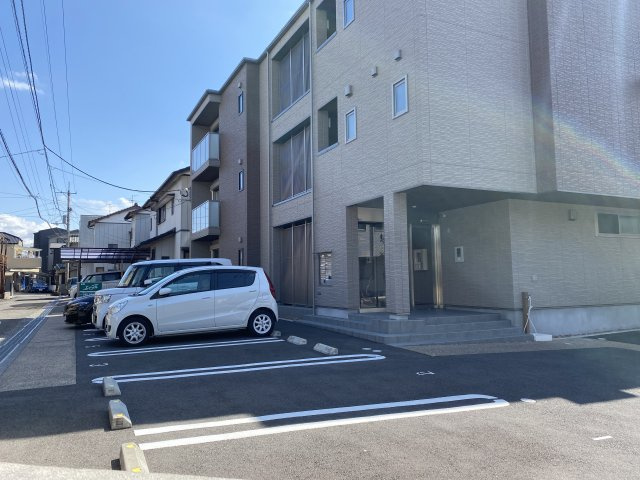 ベレオ寿の駐車場