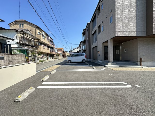 ベレオ寿の駐車場