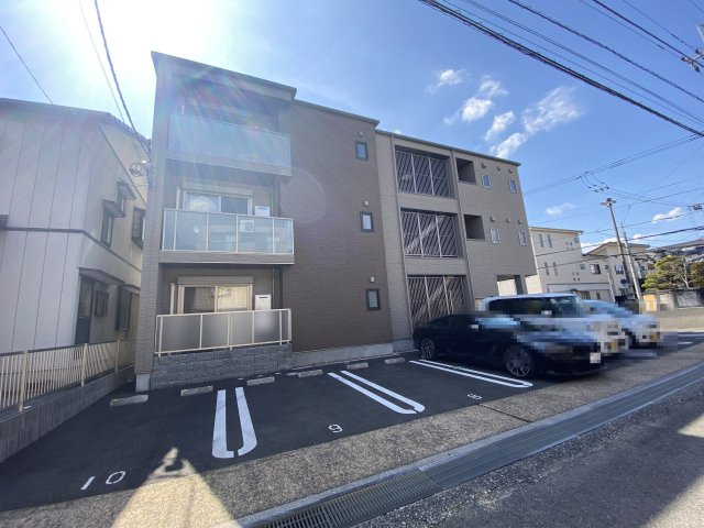 ベレオ寿の駐車場