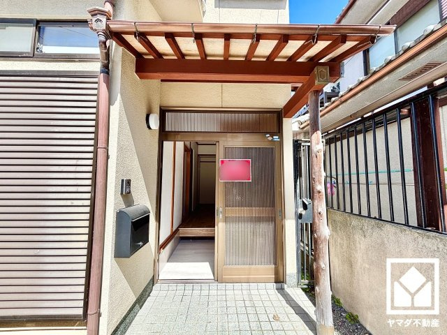 伏見区醍醐岸ノ上町の玄関