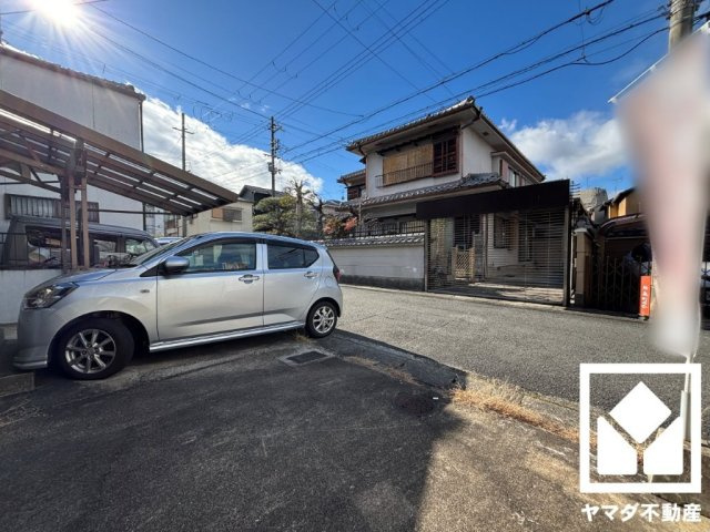 伏見区醍醐岸ノ上町の駐車場