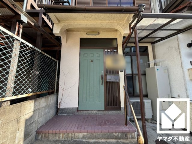 伏見区醍醐岸ノ上町の玄関