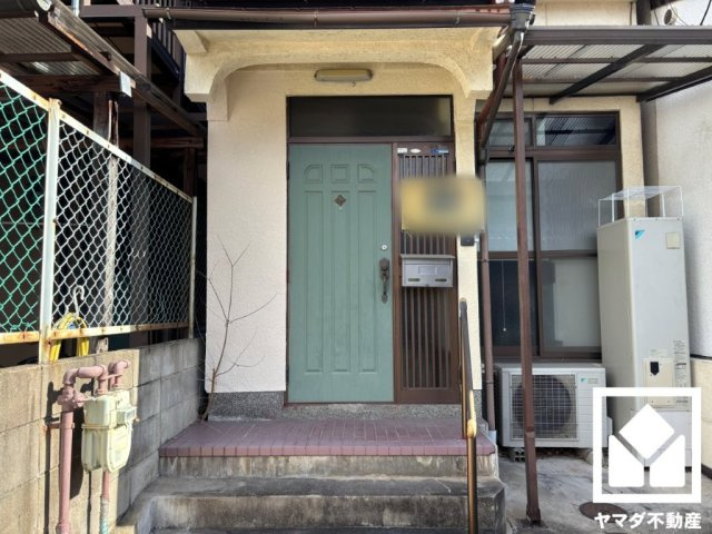 伏見区醍醐岸ノ上町の玄関