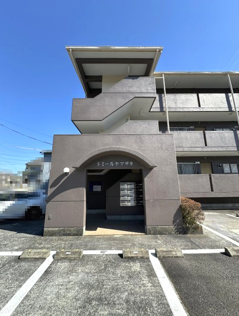 ドミールヤマザキの外観