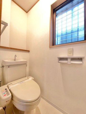 京都市西京区御陵峰ケ堂町2丁目　中古戸建のトイレ|1階トイレ