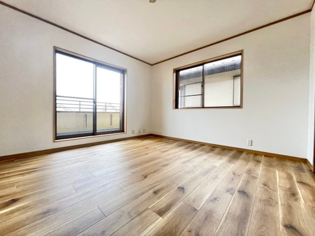 京都市西京区御陵峰ケ堂町2丁目　中古戸建の洋室