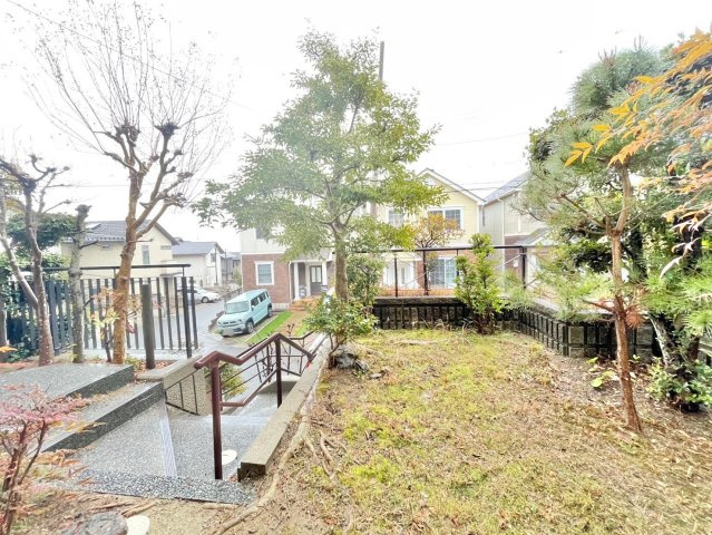 京都市西京区御陵峰ケ堂町2丁目　中古戸建の庭
