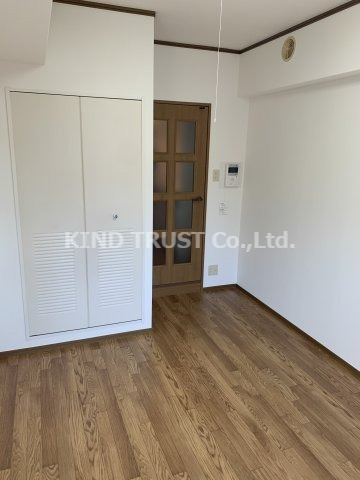 ノルデンハイムリバーサイド天神橋の居間・リビング