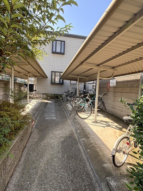 メゾン南浦和Ａステージのその他共用部分|★屋根付き駐輪場★