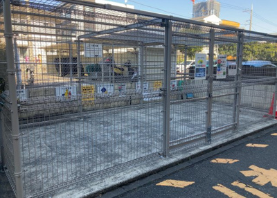 【設備】 | プラザシティ相模大野４号棟 | 共有部分は、住民なら誰もが使える設備のこと。例えば駐車場やエレベーター、インターネット設備、セキュリティ設備などがあります。他にも、マンションの廊下・外部階段やエントランス・ゴミ置き場などがあります。