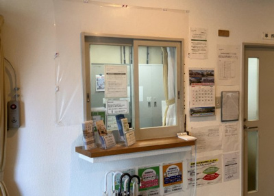 【受付】 | プラザシティ相模大野４号棟 | 受付はマンションコンシェルジュがいる場合もあれば、管理人が滞在する小部屋を総称して呼ぶことがあります。主にエントランスに設置されていることから、防犯面でも期待ができます。防犯設備がない場合はより安心！