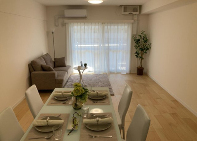 【居間・リビング】 | プラザシティ相模大野４号棟 | 直線タイプはLとDKを一直線に並べた形で対面キッチンのタイプです。一般的なのでよく見かけるかもしれません。直線タイプに似た直接アイランドタイプは、キッチンとダイニングの間に壁がない分広く感じられます。