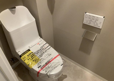 【トイレ】 | プラザシティ相模大野４号棟 | トイレは大きさや形、機能、抗菌性などが異なる多種多彩なタイプが各メーカーから出ています。それぞれに良さがあるため、事前にどういったタイプのトイレがいいのかをご家庭内で決めて、内見に行くといいでしょう。