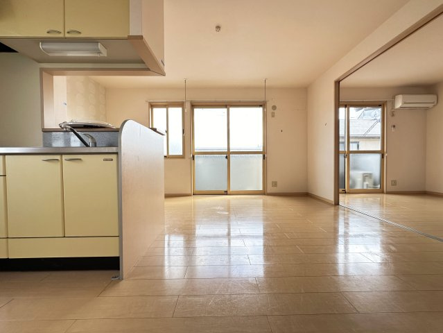 グランフェリオ A棟の居間・リビング