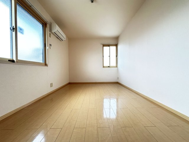 グランフェリオ A棟の洋室