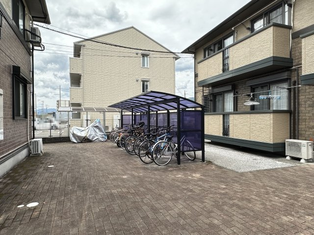 グランフェリオ A棟の駐車場