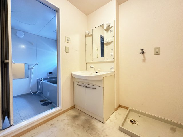 グランフェリオ A棟の独立洗面台