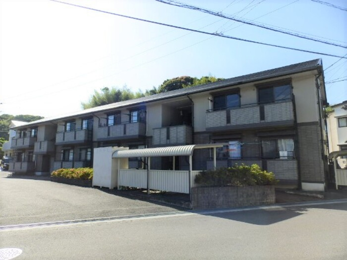 ドルフ東久万の外観