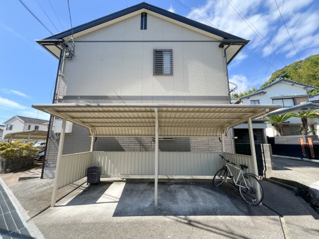 ドルフ東久万の外観