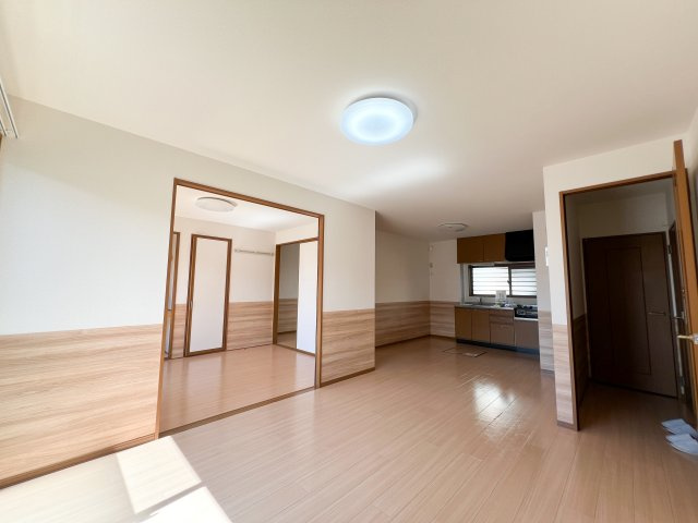 ドルフ東久万の居間・リビング