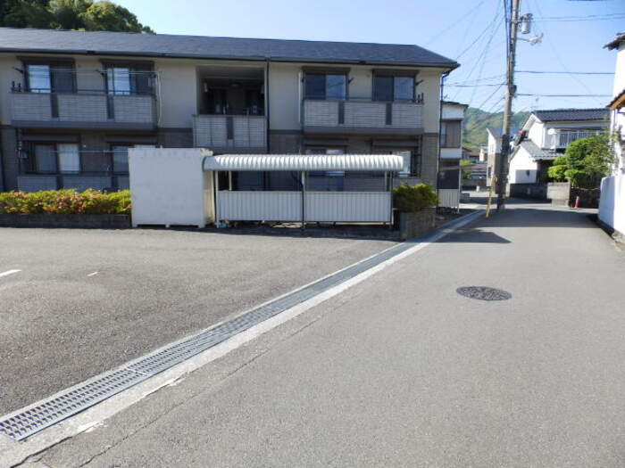 ドルフ東久万のエントランス|敷地入口