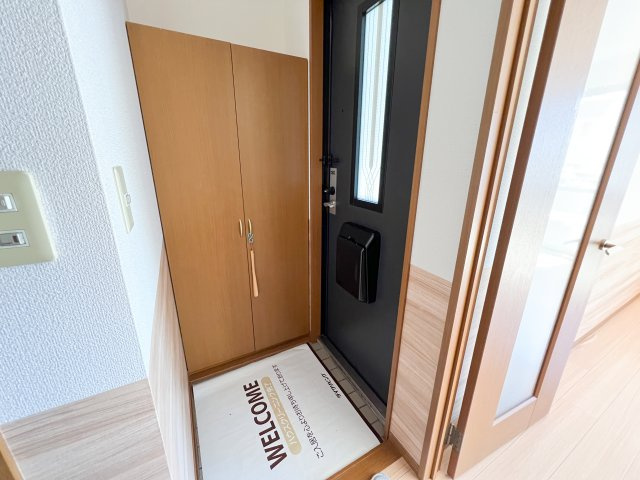 ドルフ東久万の玄関