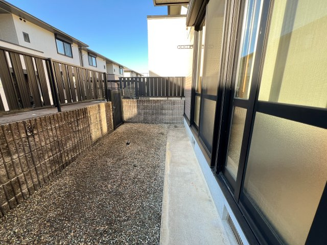 ハイツセリュー Ⅰ棟の庭