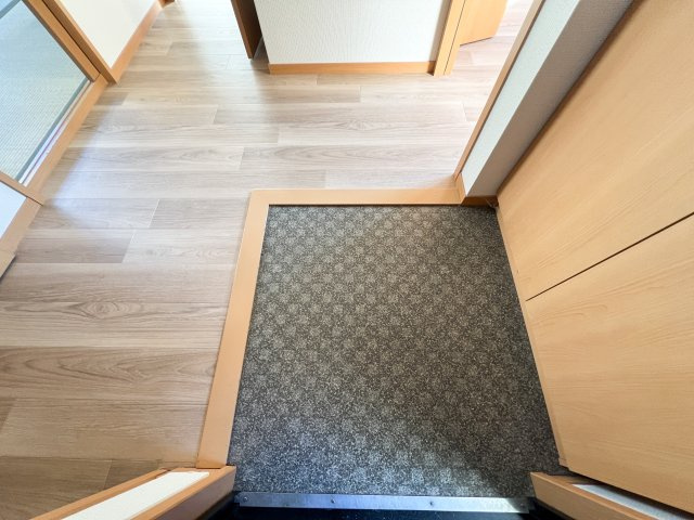 ハイツセリュー Ⅰ棟の玄関