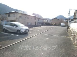 広島市安佐北区亀山１丁目のアパートの駐車場