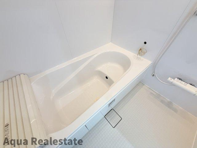 リラクス多肥上町Ⅳの浴室|落ち着いた空間のお風呂です