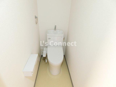 【トイレ】 | アバントヒルズ | 温水洗浄便座付きのトイレ。