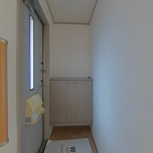 岐阜市粟野西３丁目のアパートの玄関