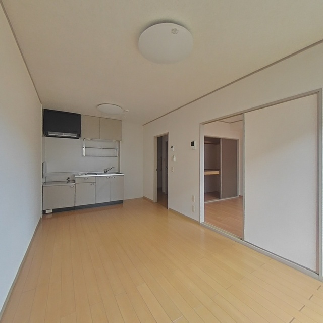 岐阜市粟野西３丁目のアパートの居間・リビング