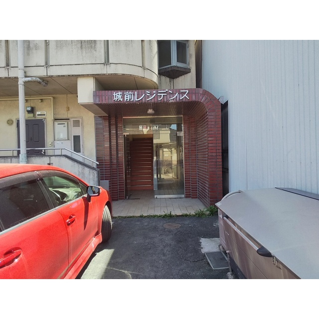 城前レジデンスのエントランス
