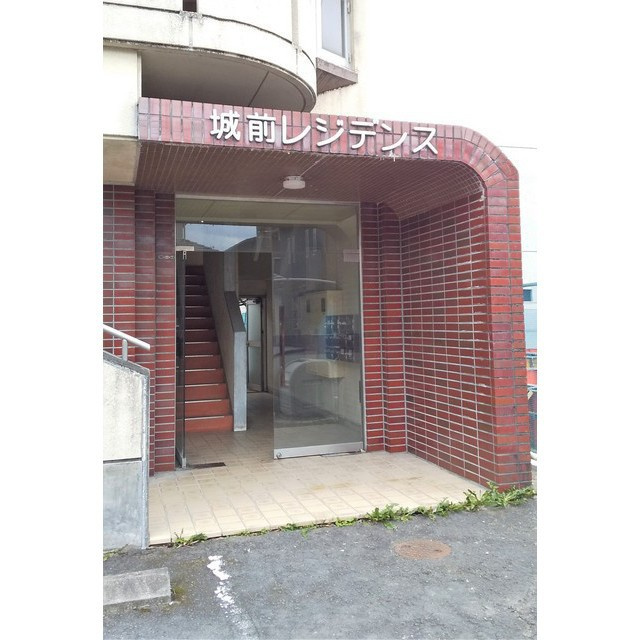 城前レジデンスのエントランス