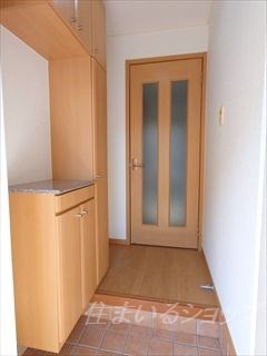 広島市安佐北区落合南９丁目のアパートの玄関