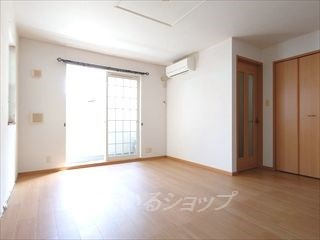 広島市安佐北区落合南９丁目のアパートの居間・リビング