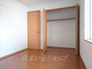 広島市安佐北区落合南９丁目のアパートの寝室