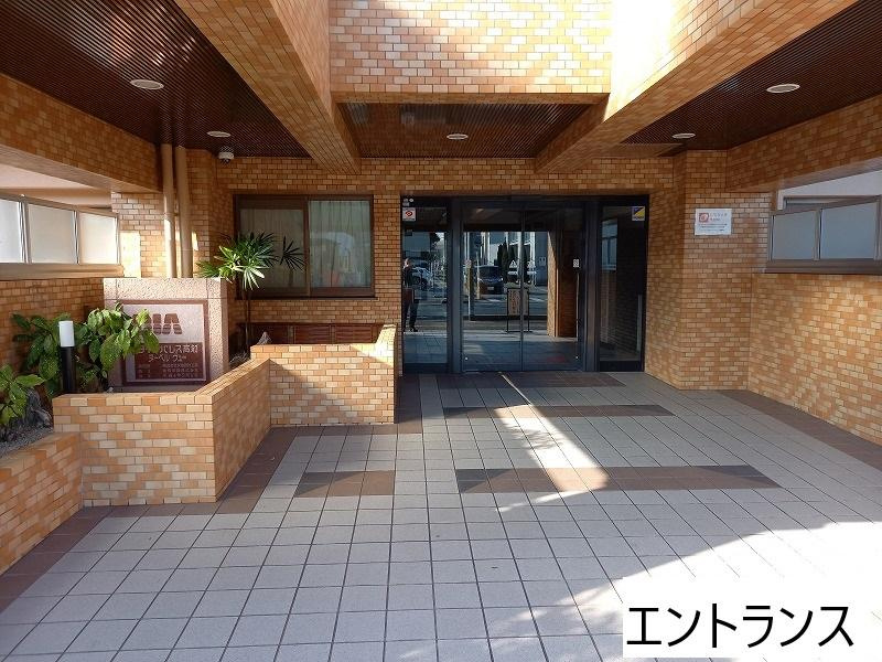 ダイアパレス高知ヌーベルヴューのエントランス